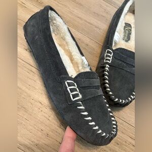 Natural Reflection suede dark grey faux fur lined women’s slippers. Unworn 7